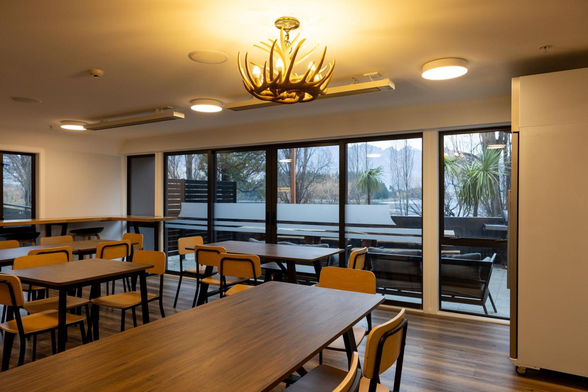 Haka House Queenstown Lakefront Bagian luar foto